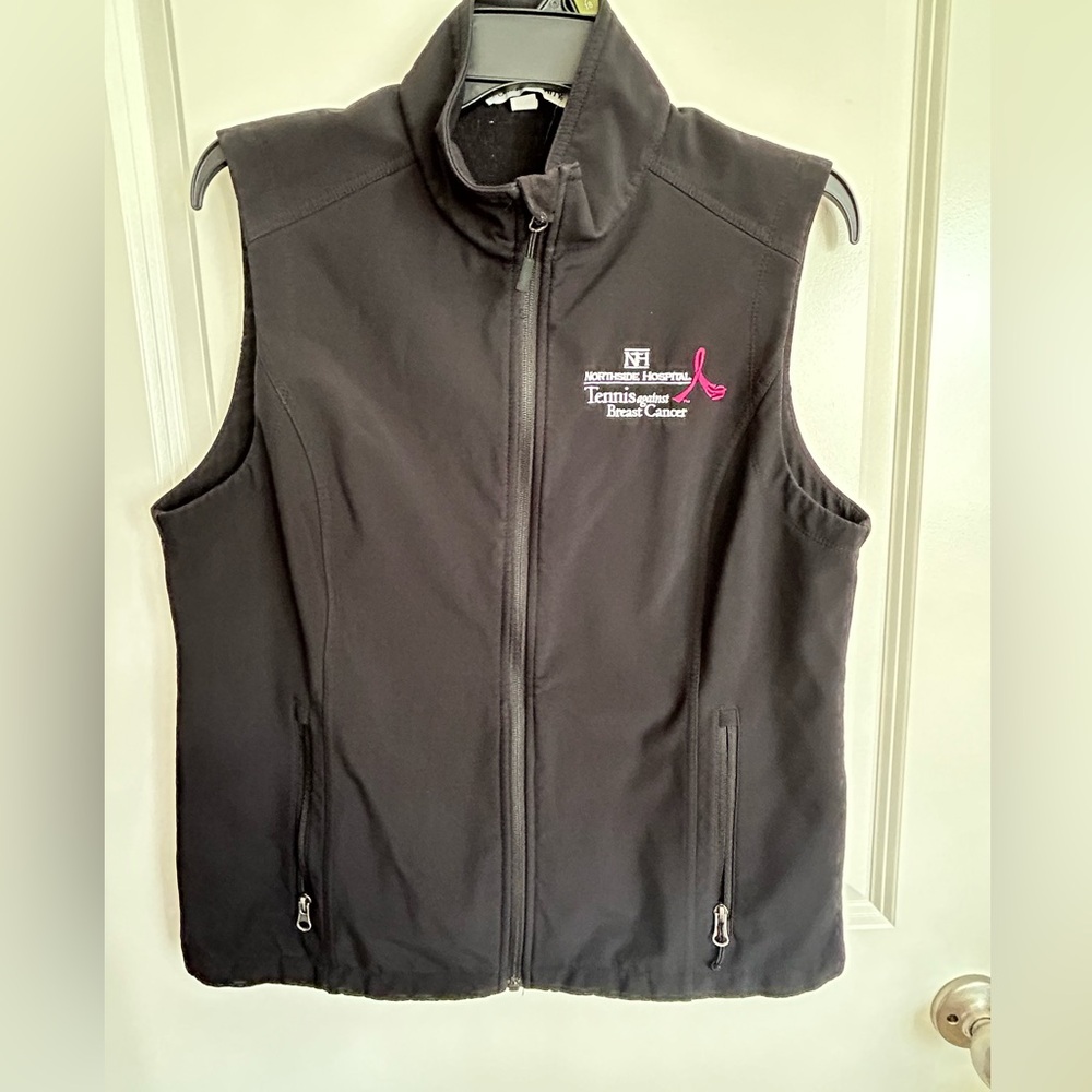 Sleeveless vest.